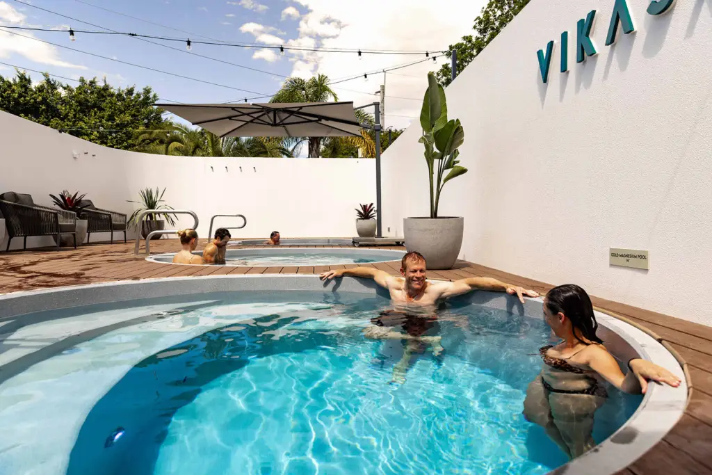 Vikasati Southport 1